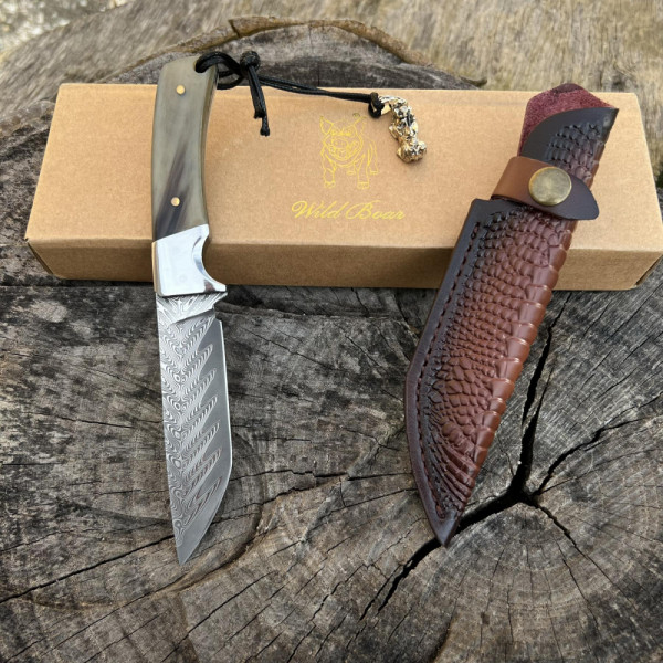 Висок клас ловен нож WILD BOAR DAMASKUS, дамаска стомана 69 слоя, кожена кания, ръчна изработка