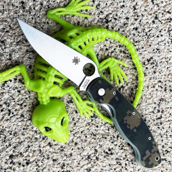 Сгъваем супер нож SPYDERCO CPM S30V MILITARY GREEN G10 дръжка, подаръчна кутия, BF22