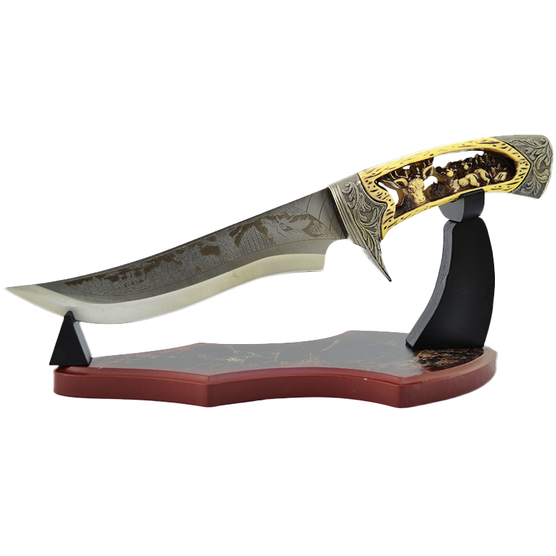 Бутиков подаръчен нож WILDLIFE COLLECTION DEER с настолна трофейна поставка
