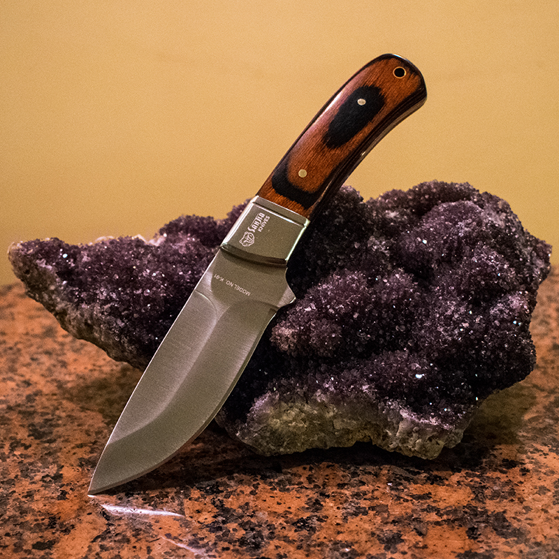 Висок клас компактен ловен нож SANJA K-91 BROWN CLASSIC, стомана 440C