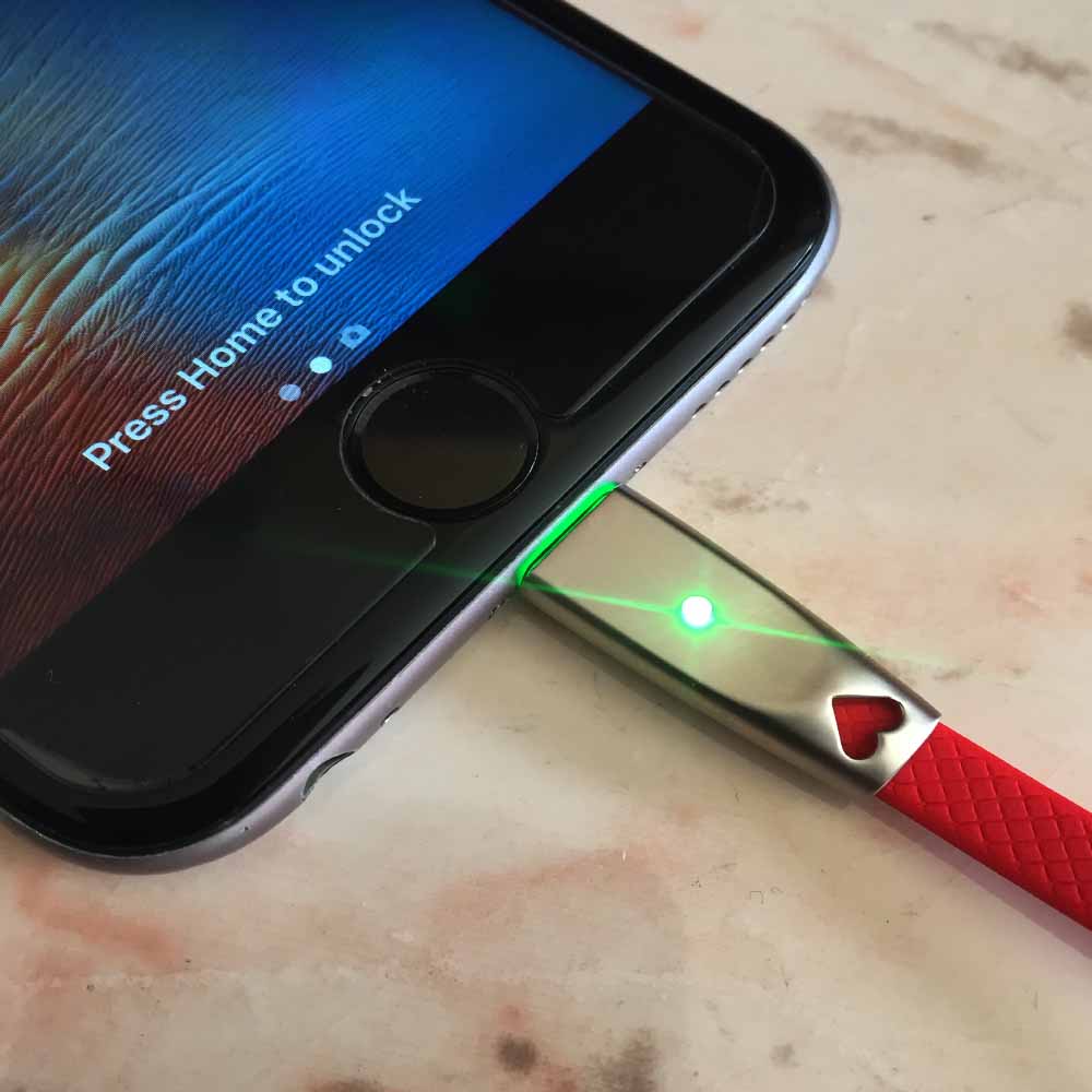 Мощен и бърз светещ дейта кабел за iPhone KLGO S-75 2.4A METAL HEART