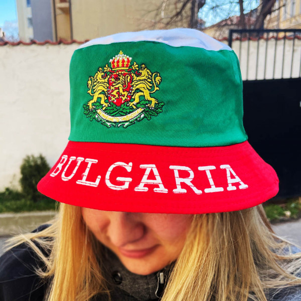 🤍💚❤Туристическа трикольорна памучна шапка България с бродиран герб , знаме