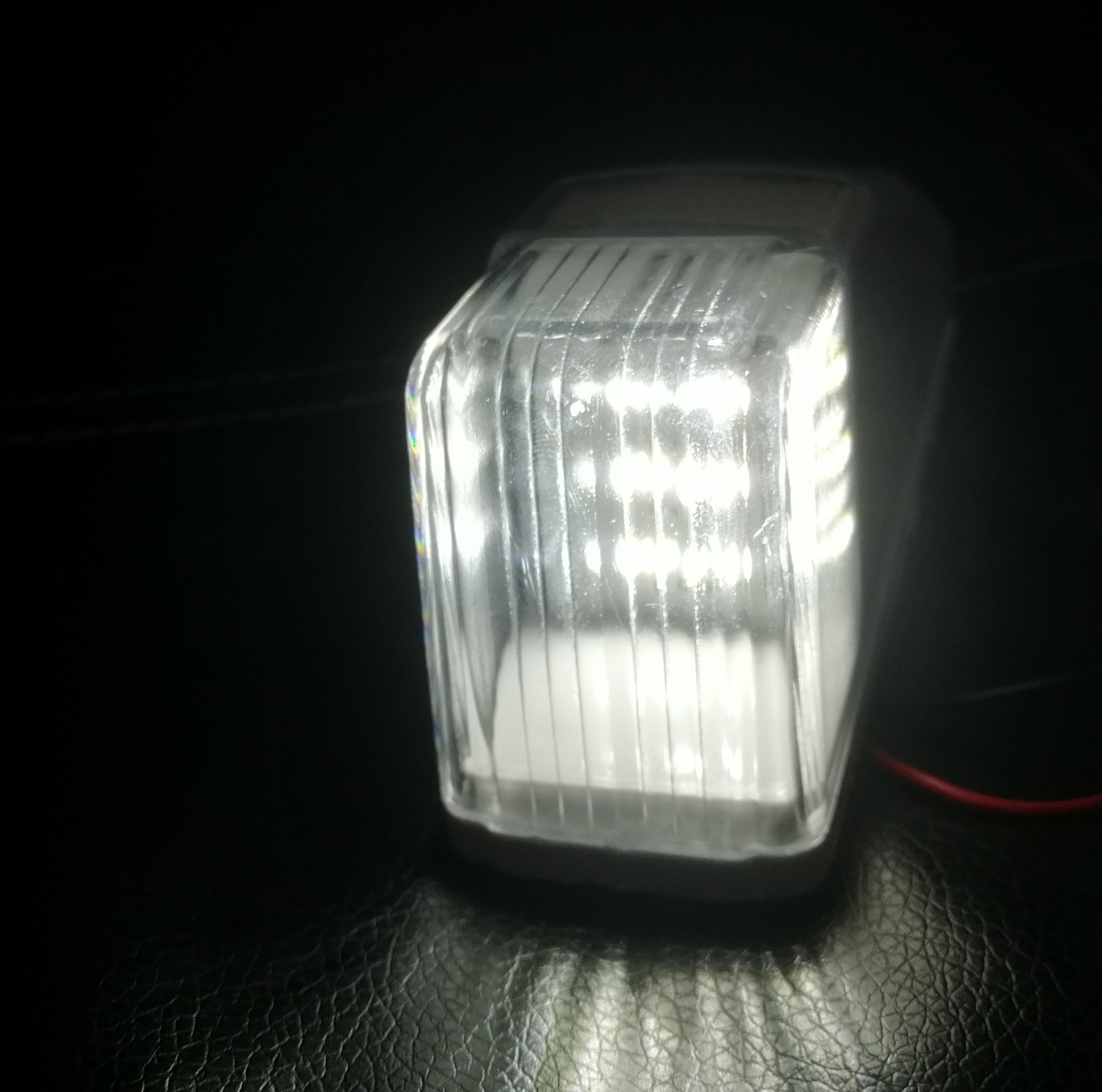 ЛЕД LED Светодиоден бял габарит за кабина на камион 12V - 24V за таван 14 х 4 х 6 cm