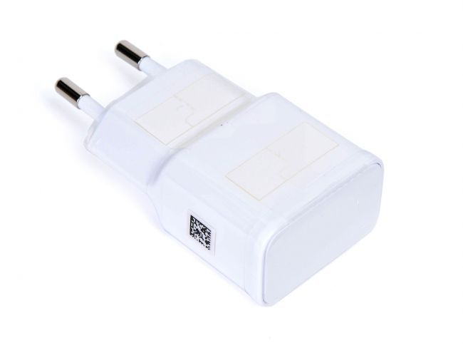 Мощен USB адаптер 5V / 2A за таблети, смартфони и други, мрежово зарядно устройство