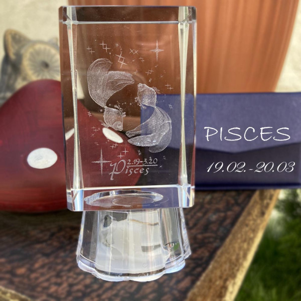 3D лазерно гравиранa фигурка PISCES със зодиакален знак и съзвездие РИБИ, светеща