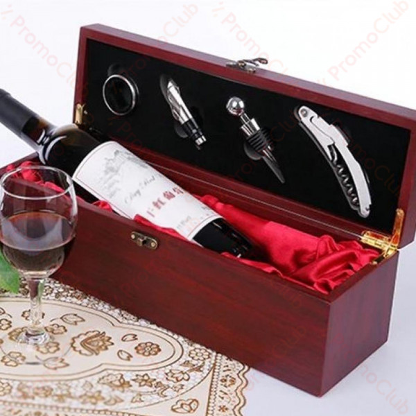 Луксозен подаръчен комплект за вино в стилна дървена кутия M004