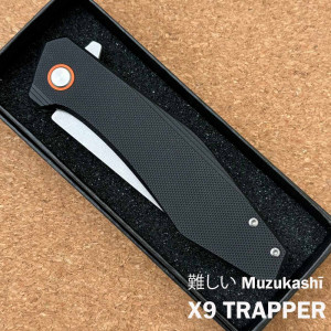 Японски полуавтоматичен сгъваем нож MUZUKASHI X9 TRAPPER, стомана D2, линейно заключване, кутия