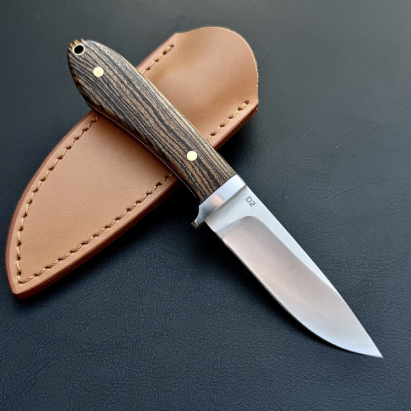 Компактен немски ловен нож Der HUNT 125 Compact D2, дръжка венге, кожена кания