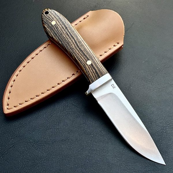 Компактен немски ловен нож Der HUNT 125 Compact D2, дръжка венге, кожена кания