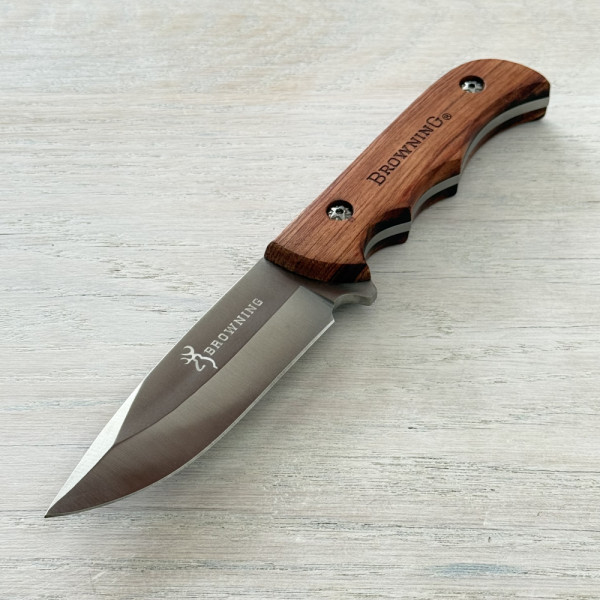 Компактен ловен нож BROWNING S450, фултанг стомана 420, многопрофилно острие, кожена кания