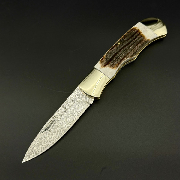 Сгъваем немски ловен нож Der HUNT МК-4, дамаска стомана VG10/69L, месинг и чирени еленов рог