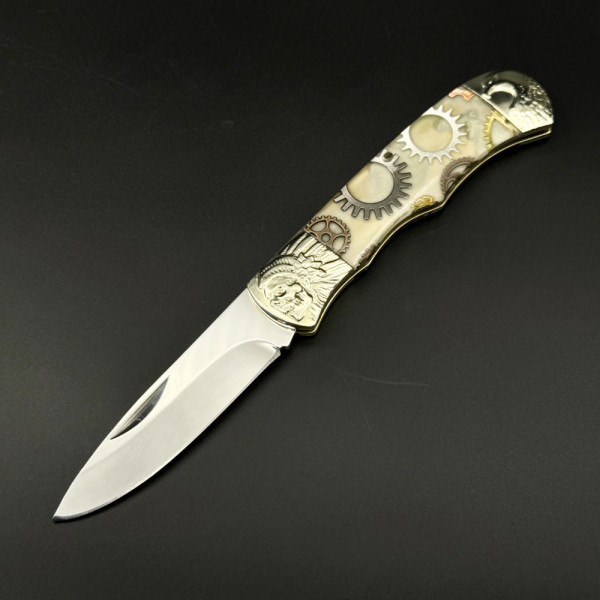 Светещ сгъваем немски ловен нож SHAMAN МК-8, стомана 5Cr13, гравиран месинг и светещи полимерни чирени