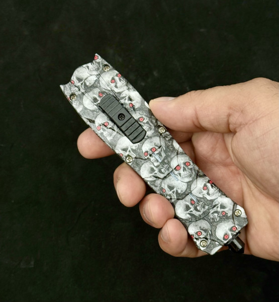Автоматичен двуостър нож за самозащита BENCHMADE WHITE SKULL, стомана D2