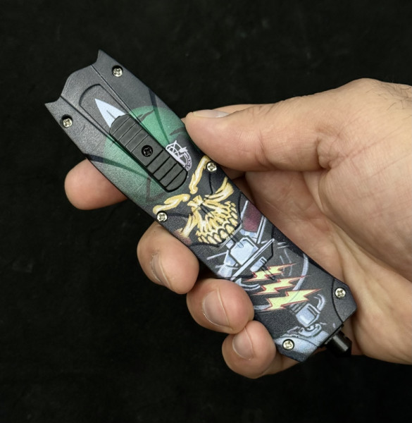 Автоматичен  двуостър нож за самозащита BENCHMADE PIRATE SKULL,  стомана D2