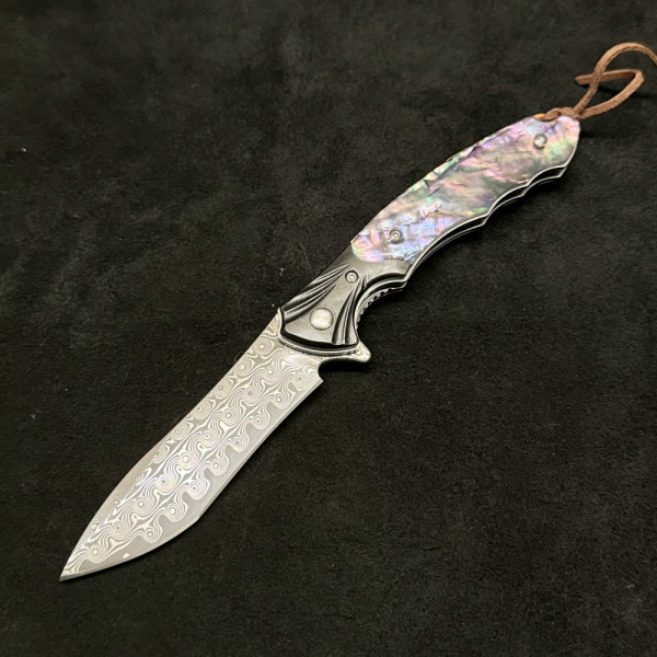 Полуавтоматичен сгъваем ТОП нож CORAL SCHELL DAMASKUS с палец за отваряне, стомана VG10 damask, дръжка G10, кутия