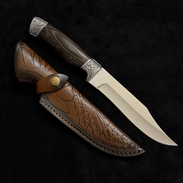 Руски ловен нож ОХОТА, фултанг стомана 65х13, кожена кания, дръжка венге