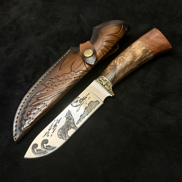 Голям руски ловен нож ВОЛК, стомана 65х13, кожена кания, дръжка орех и стабилизиран тумор