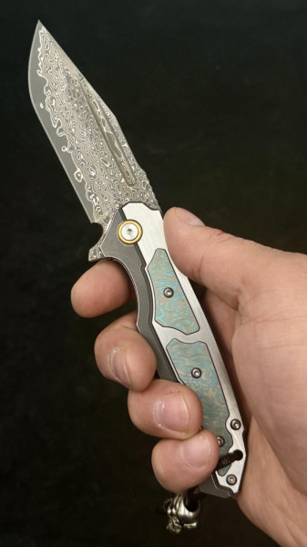 Полуавтоматичен сгъваем ТОП нож JAP SKULL DAMASKUS МК-15 с палец за отваряне, стомана VG10 damask, дръжка отметал и седеф, кобур