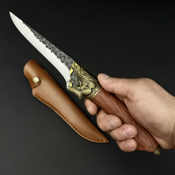 Прав кухненски нож BONER DRAGON,  за обезкостяване, стомана 5Cr13Mov, дръжка розово дърво и месингов DRAGON гард