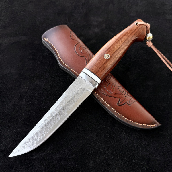 Немски ловен нож Der HUNT 636 DAMASKUS, стомана VG10 67 слоя, дръжка орех, кожена кания