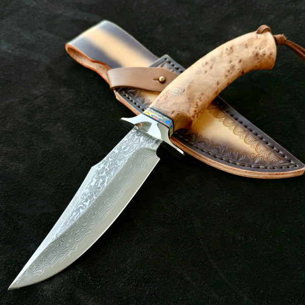Екзотичен немски ловен нож Der HUNT 667 ORIENT DAMASKUS, стомана VG10 67 слоя, дръжка пустинно дърво, кожена кания