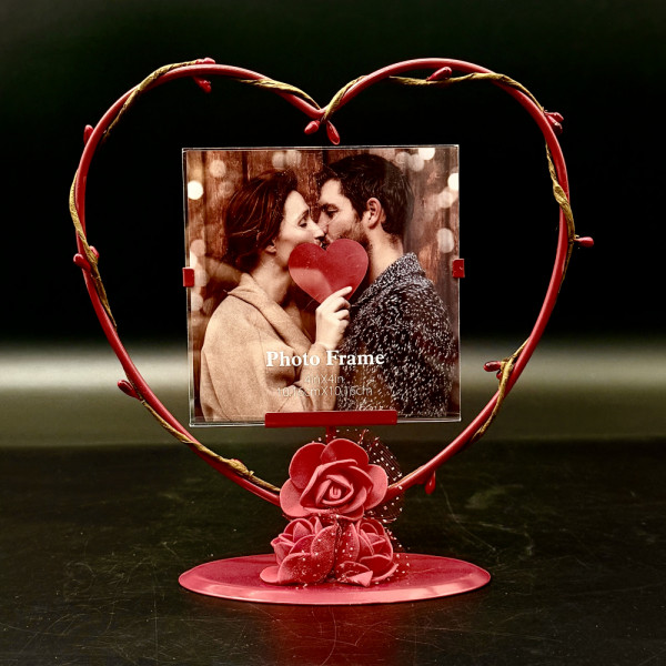 Романтична стойка сърце за снимка в плексиглас. Красив и романтичен подарък