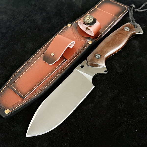 Рядко масивен немски ловен нож Der HUNT 222, фултанг стомана 5Cr13Mov, дървена дръжка chicken wings wood, кожена кания