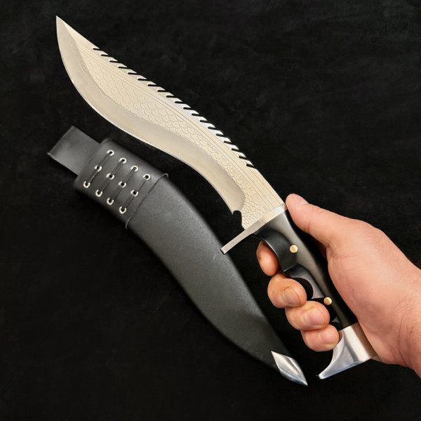 Огромен непалски ловен нож KHUKURI DRAGON THE BLADE (Special edition), стомана  420 фултанг, тегло 879 гр., кания винил и кожа