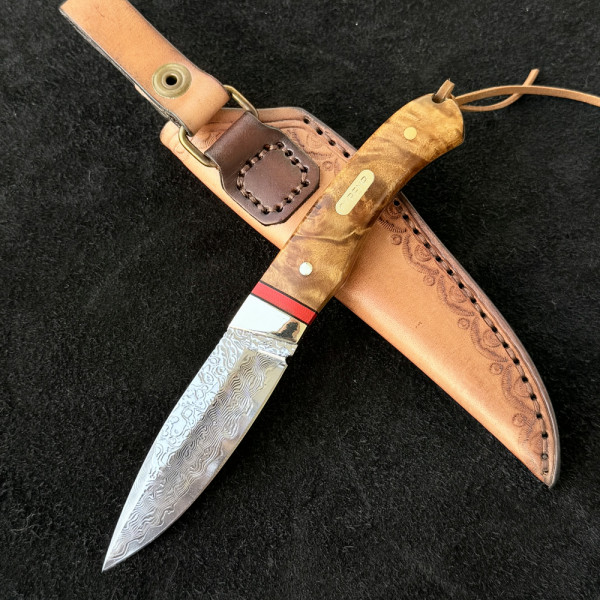 Компактен японски ловен нож CLRENR DAMASKUS, фултанг дамаска стомана VG10 69 слоя, дръжка орех и месинг, кожена кания