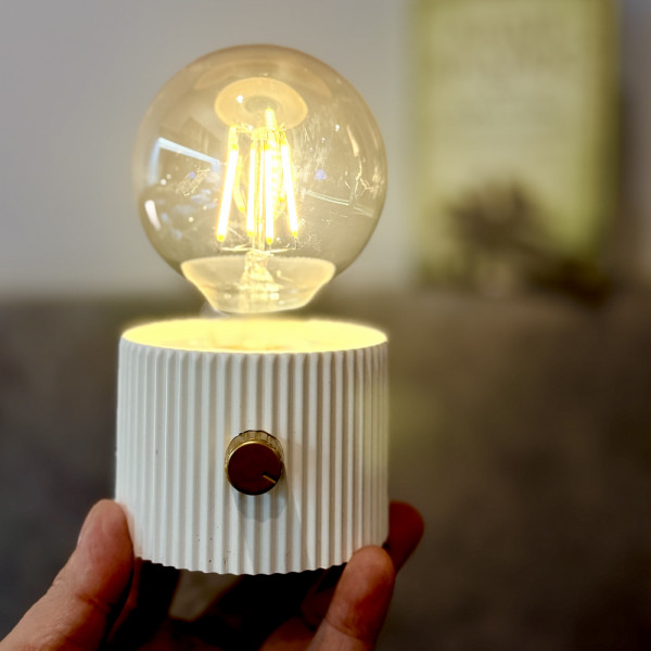 Красива нощна винтидж LED лампа  с батерия и регулиране на светлината. Type C зареждане, къмпинг лампа