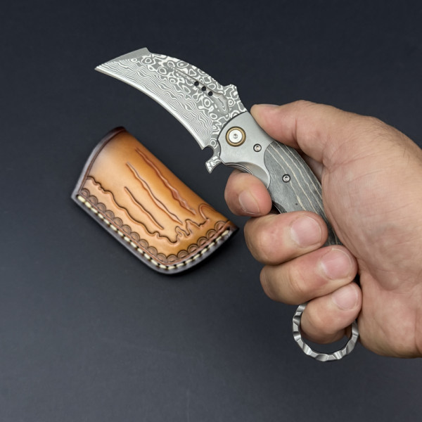 Полуавтоматичен сгъваем нож Karambit Monster DAMASKUS, острие от дамаска стомана и кобур за колан от телешка кожа