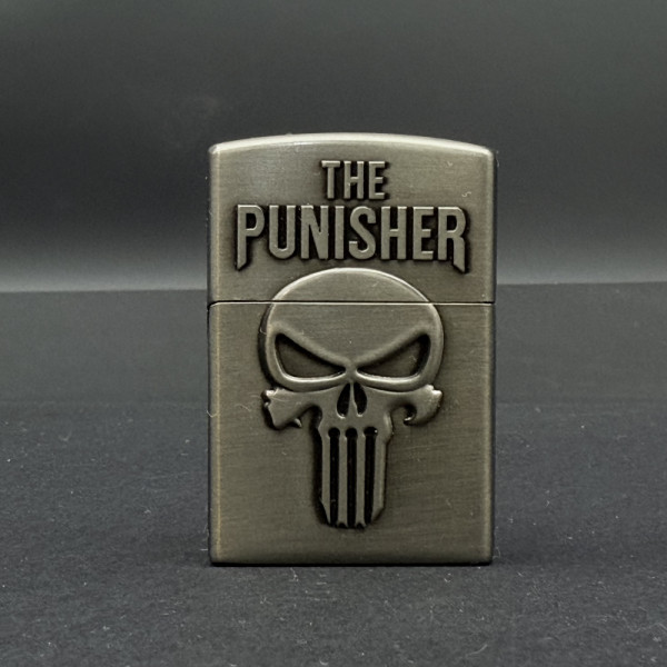 Класна метална запалка THE PUNISHER,  класически дизайн, на газ с камъче и подаръчна кутия